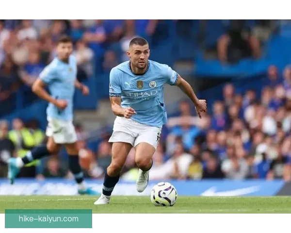 英超豪门阵容再升级，明星球员加盟备受关注表现亮眼