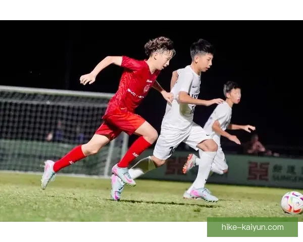 拉玛西亚青训再添新星，青少年球队全国比赛夺冠展现出未来足球的无限可能